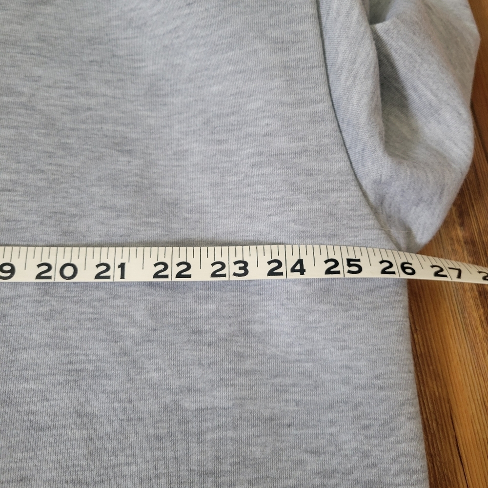 1970 Gray Sweatshirt Womens Size 3XL Graphic Design - Picture 7 of 7